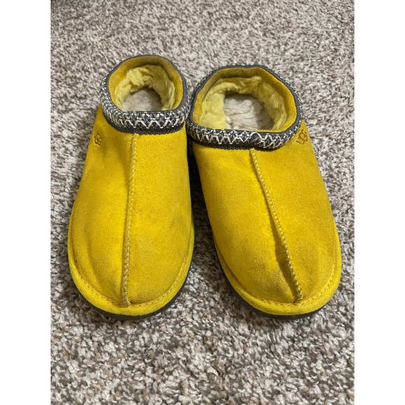 UGG Tasman Big Kid Size 4 - women's size 5.5 /6 - Gold preloved - Picture 1 of 6